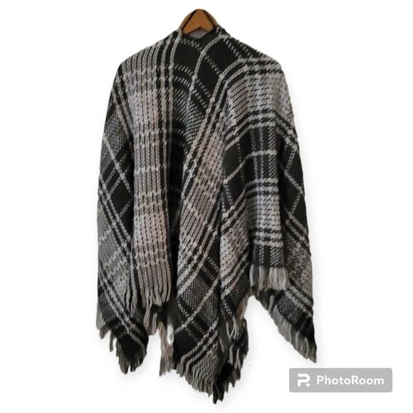 LC Lauren Conrad Neutral Multicolor Knit Open Wrap With Fringe Detail - Picture 2 of 4